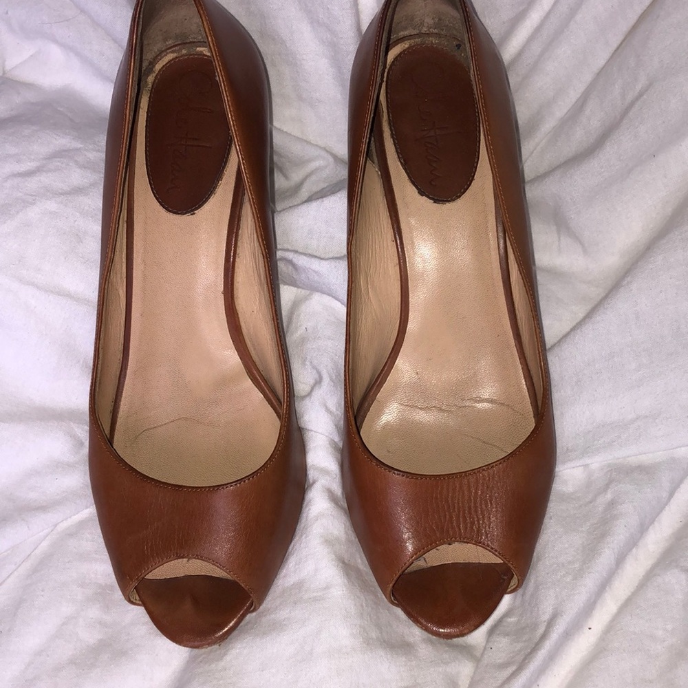 Cole haan faux leather heel